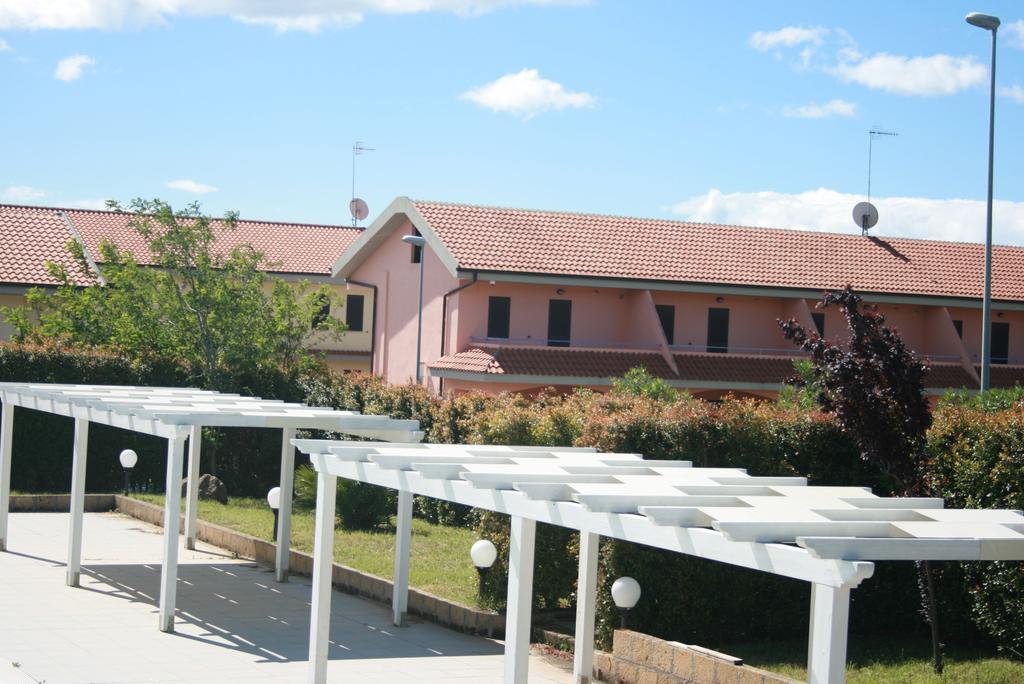 Aparthotel Baia Dei Canonici à Villaggio Le Rocelle Extérieur photo